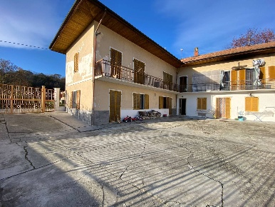 Foto Appartamento in via barone, Candia Canavese di 98 m² con 4 locali