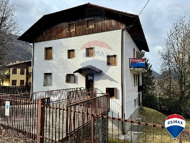 Foto Villa singola in via Talpino, Selvino di 560 m² con 8 locali