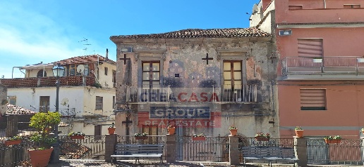 Foto Appartamento in VIA UMBERTO I, Graniti di 136 m² con 4 locali