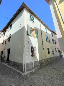 Foto Appartamento a Mallare Centro di 75 m² con 4 locali in vendita