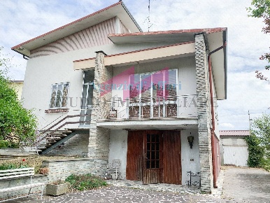 Foto Villa singola in roma, Borgocarbonara Carbonara Di Po di 274 m²