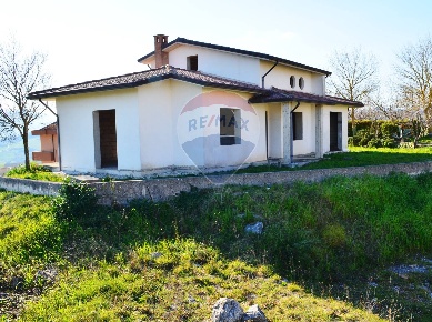 Foto Villa singola in via Sant'Angelo, Fragneto Monforte di 200 m²