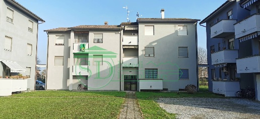 Foto Appartamento in Via Aldo Moro, Bertonico Centro di 117 m² con 4 locali