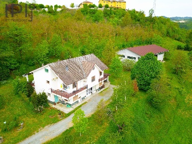 Foto Villa unifamiliare in regione oltrebormida, Melazzo di 550 m²