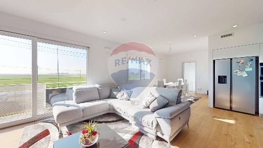Foto Villa unifamiliare a Vescovana Centro di 240 m² con 6 locali
