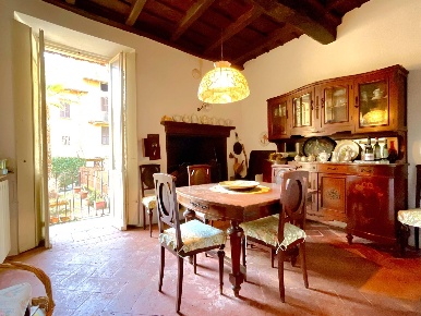 Foto Appartamento in Via Cavour, Dumenza Centro di 180 m² con 3 locali