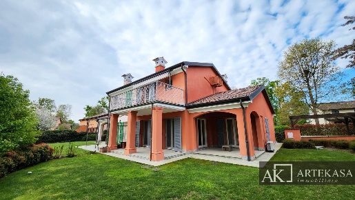 Foto Villa unifamiliare in Via Isidoro, Bogogno Centro di 185 m² in affitto