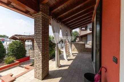 Foto Villa bifamiliare in VIA MAMELI, Milzano di 230 m² con 4 locali