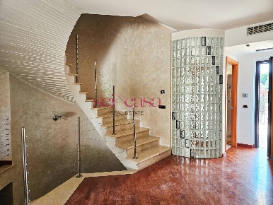 Foto Villa singola a Grosseto Via dei Mille di 280 m² con 7 locali