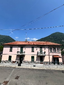 Foto Appartamento in Via Trieste, Castelmarte Centro di 132 m² con 4 locali
