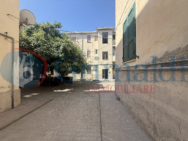 Foto Appartamento in Via Gino Buganza 16, Messina Quartiere Americano