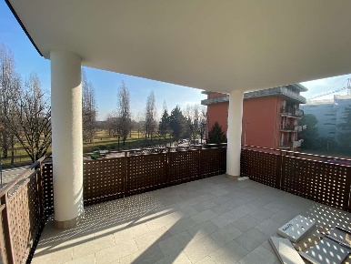 Foto Appartamento in Via Delle Pietre, Verona Borgo Roma di 151 m²