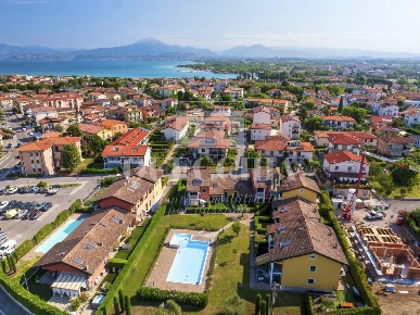 Foto Appartamento in Via Daniele Manin, Peschiera del Garda di 85 m²