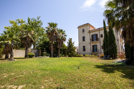 Foto Villa unifamiliare in Via pola 2, Noto Centro di 500 m² con 18 locali