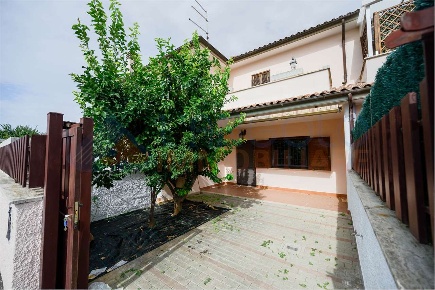 Foto Appartamento in Via Mosca, Ladispoli Cerreto di 80 m² con 3 locali
