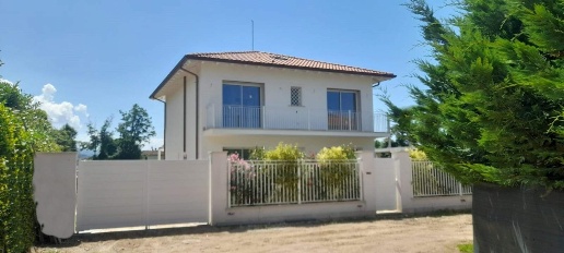 Foto Villa unifamiliare a Pietrasanta di 192 m² con 5 locali in vendita