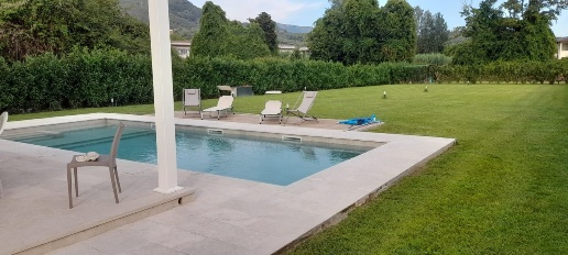 Foto Villa unifamiliare in via abruzzi 35, Pietrasanta di 192 m² in vendita