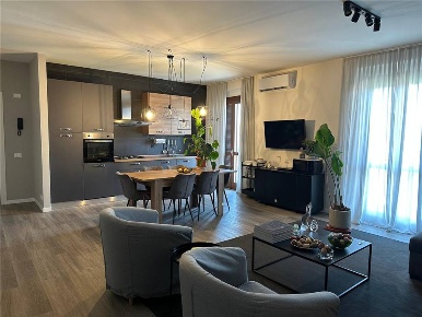 Foto Appartamento in Via Carlo Curotti 3, Castelli Calepio Centro di 133 m²