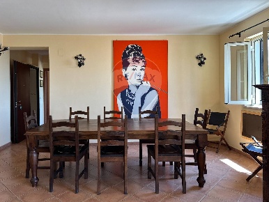 Foto Appartamento a Furci Siculo di 123 m² con 5 locali in vendita