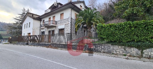 Foto Villa unifamiliare in Strada Provinciale Vitulanese, Cautano di 430 m²