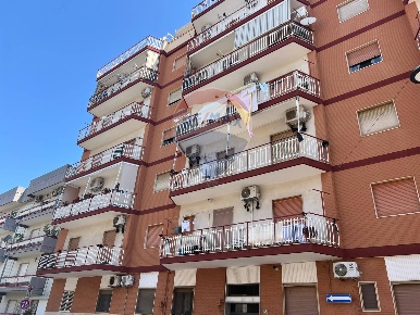 Foto Appartamento a Monopoli Centro di 145 m² con 5 locali in vendita