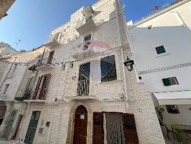 Foto Appartamento a Monopoli Centro di 85 m² con 3 locali in vendita
