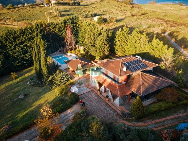 Foto Villa unifamiliare a Malito di 510 m² con 16 locali in vendita