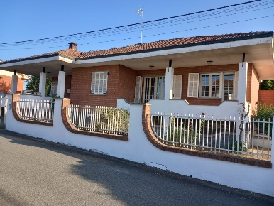 Foto Villa unifamiliare a Frascaro di 220 m² in vendita