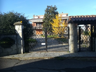 Foto Villa unifamiliare a Carentino di 260 m² con 6 locali in vendita