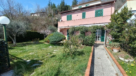 Foto Appartamento a Testico di 120 m² con 5 locali in vendita