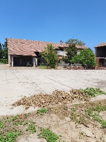 Foto Villa unifamiliare a Breme di 300 m² con 6 locali in vendita