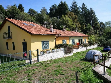 Foto Appartamento in Via Brigate Partigiane, Carrodano di 65 m² in vendita