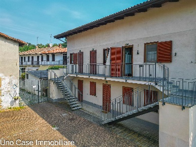 Foto Appartamento a Roppolo Centro di 100 m² con 4 locali in vendita