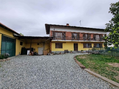 Foto Villa bifamiliare in canton terzoglio 24, Castelletto Cervo di 300 m²