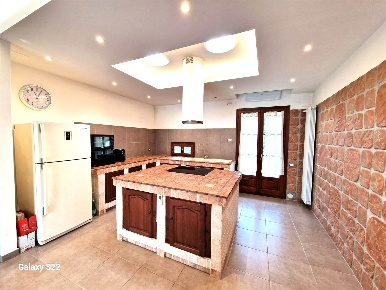 Foto Villa unifamiliare a Monteverdi Marittimo di 200 m² con 10 locali