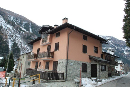 Foto Appartamento in Via Del Crotto, Campodolcino Centro di 65 m²