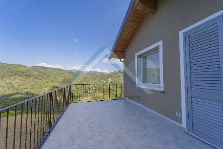 Foto Villa unifamiliare a Perinaldo di 120 m² con 4 locali in vendita
