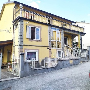 Foto Villa bifamiliare in via Gussone 11, Villamaina di 327 m² in vendita