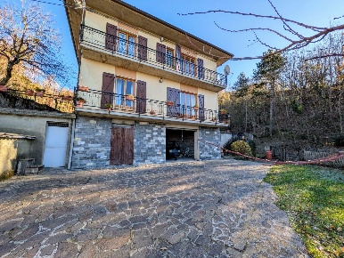 Foto Villa bifamiliare a Rocchetta di Vara in vendita
