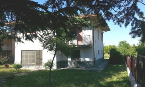 Foto Villa unifamiliare a Castelletto di Branduzzo Castelletto Po di 170 m²