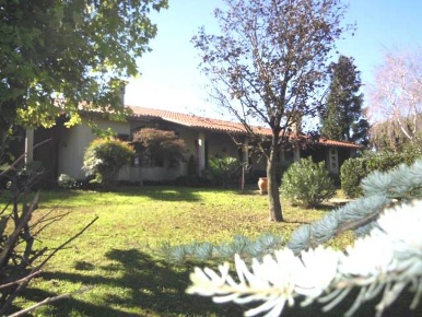 Foto Villa unifamiliare a Casanova Lonati Centro di 200 m² con 11 locali