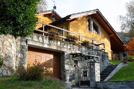Foto Villa unifamiliare in Frazione Mont Marlet 9, Fontainemore di 202 m²