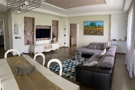 Foto Villa unifamiliare a Tavoleto di 220 m² con 7 locali in vendita