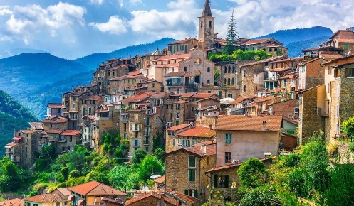 Foto Appartamento a Apricale di 200 m² con 8 locali in vendita