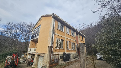 Foto Appartamento in Via rimembranze 101, Bioglio di 91 m² con 4 locali