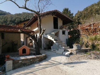 Foto Villa unifamiliare a Pigna Centro di 170 m² con 5 locali in vendita