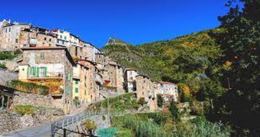 Foto Appartamento a Pigna Buggio di 60 m² con 3 locali in vendita