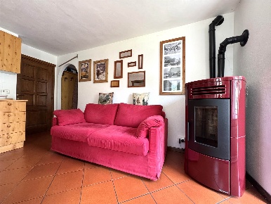 Foto Appartamento in Via Prestone  48, Campodolcino di 89 m² con 3 locali