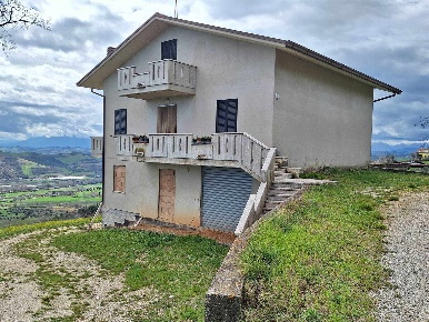Foto Appartamento a Moresco di 191 m² con 5 locali in vendita