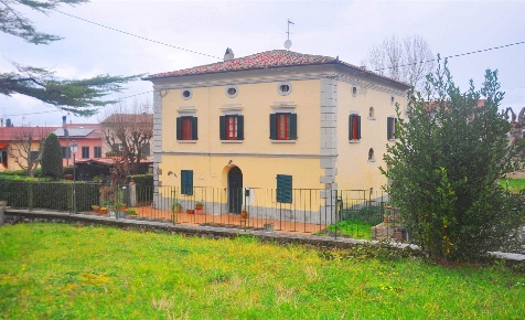 Foto Villa unifamiliare in Via Piano della Tora, Orciano Pisano di 300 m²